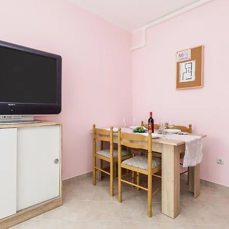Gorgeous In With Kitchen Apartment