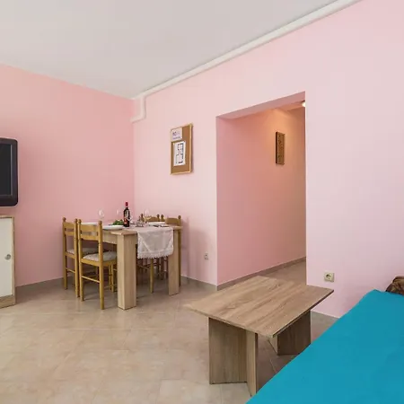 Gorgeous In With Kitchen
